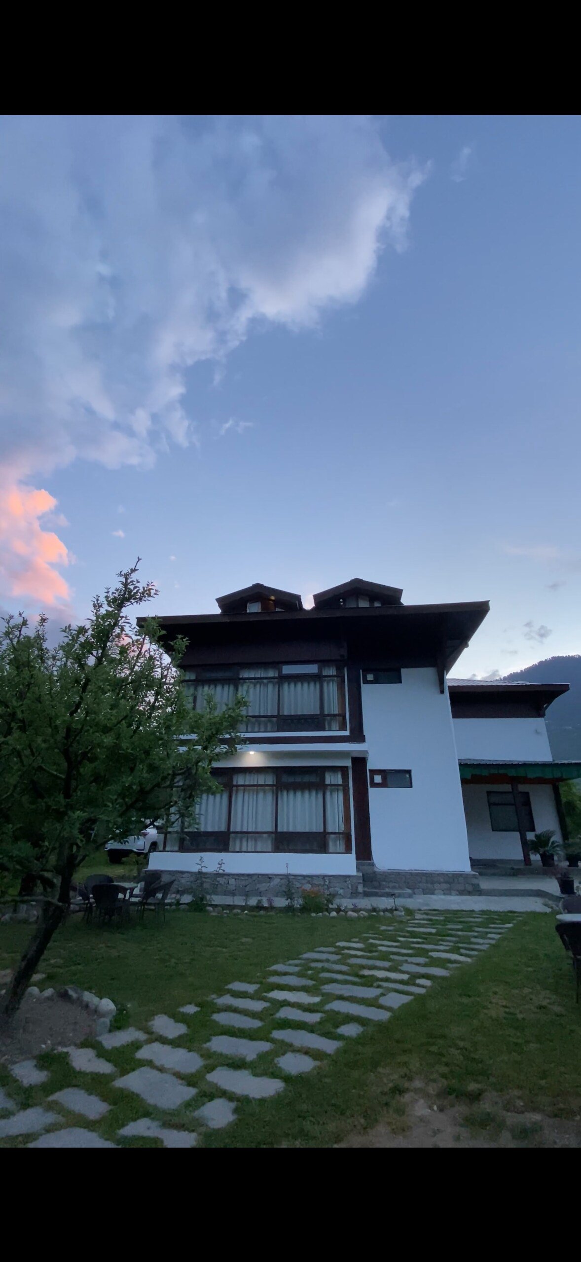 Navyra Manali