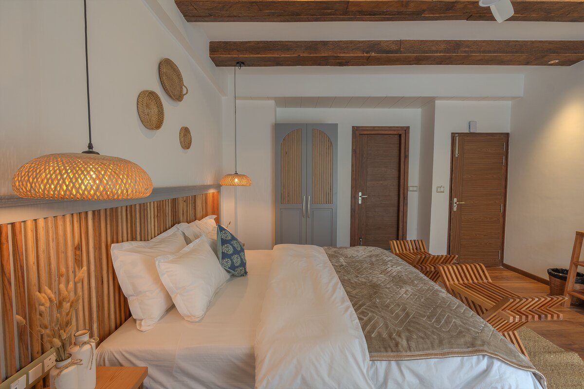 Pehlinga Riverfront 8 Room Luxury Villa