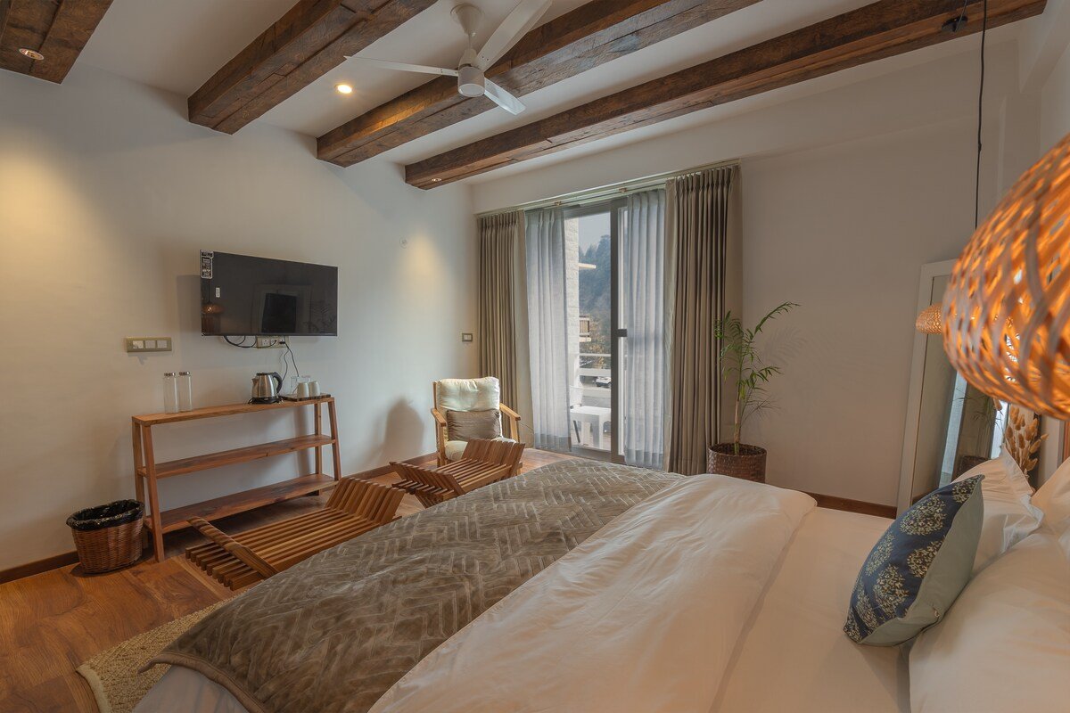 Pehlinga Riverfront 8 Room Luxury Villa
