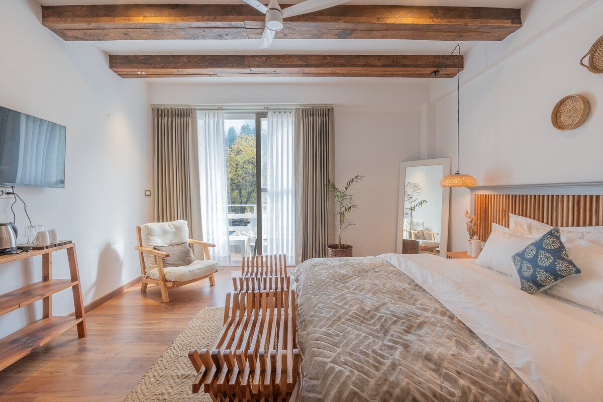 Pehlinga Riverfront 8 Room Luxury Villa