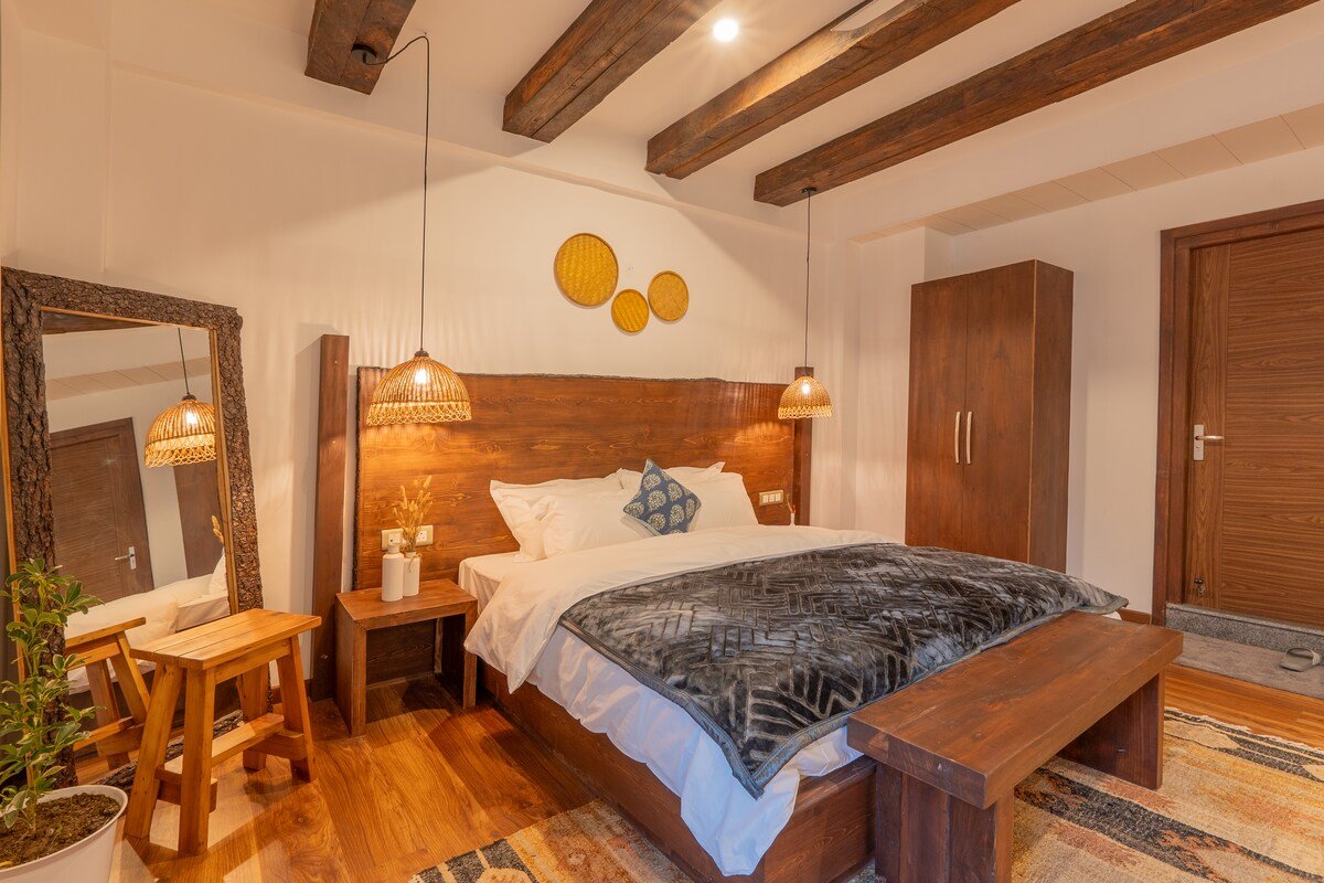 Pehlinga Riverfront 8 Room Luxury Villa