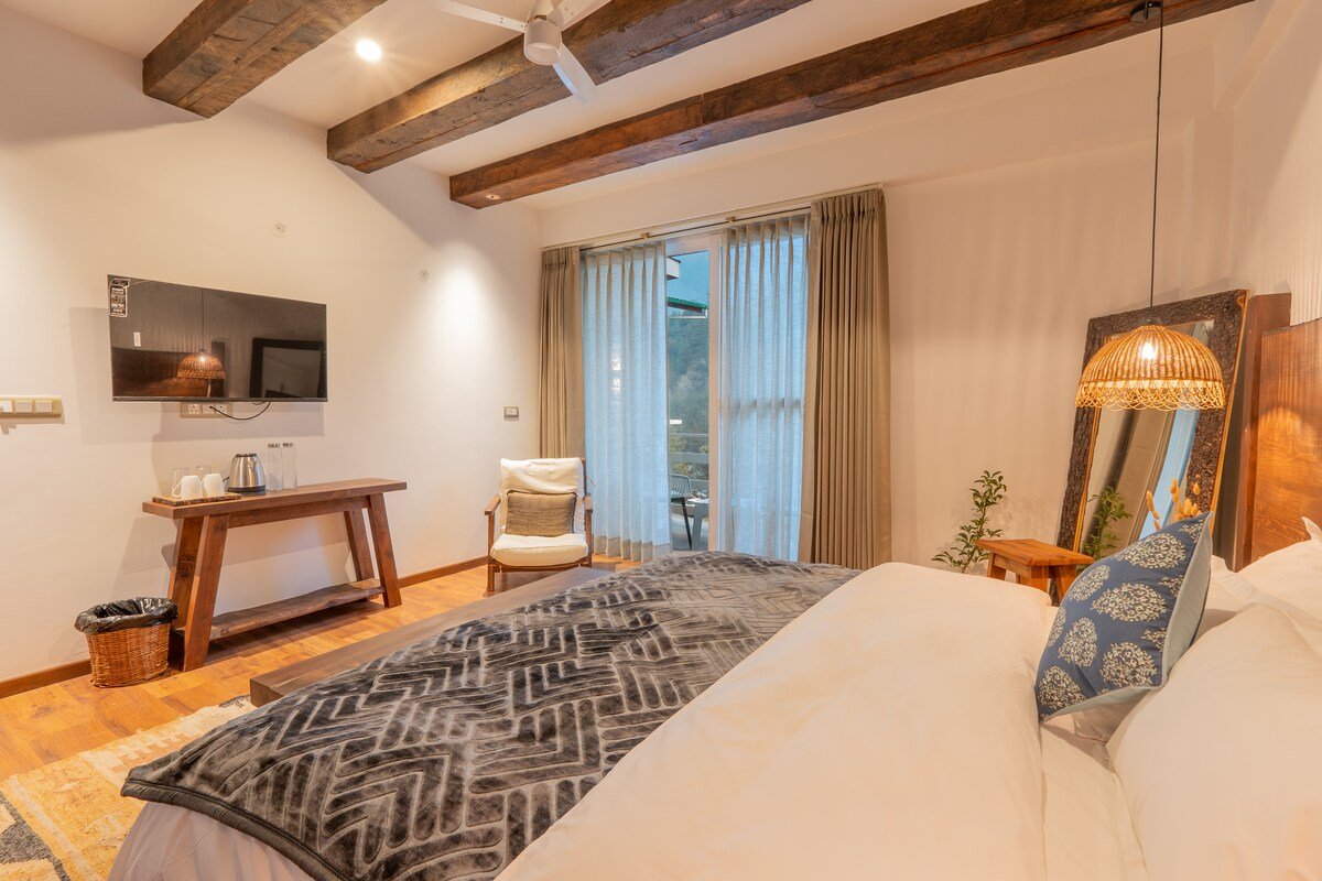 Pehlinga Riverfront 8 Room Luxury Villa