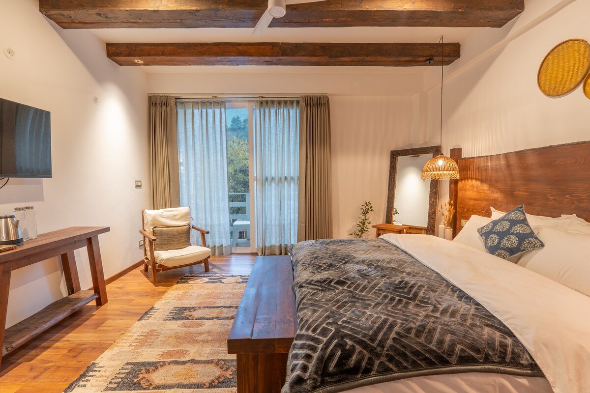 Pehlinga Riverfront 8 Room Luxury Villa