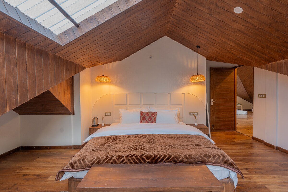 Pehlinga Riverfront 8 Room Luxury Villa