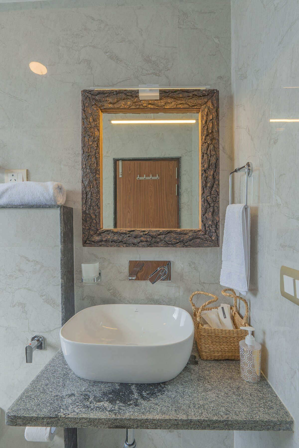 Pehlinga Riverfront 8 Room Luxury Villa