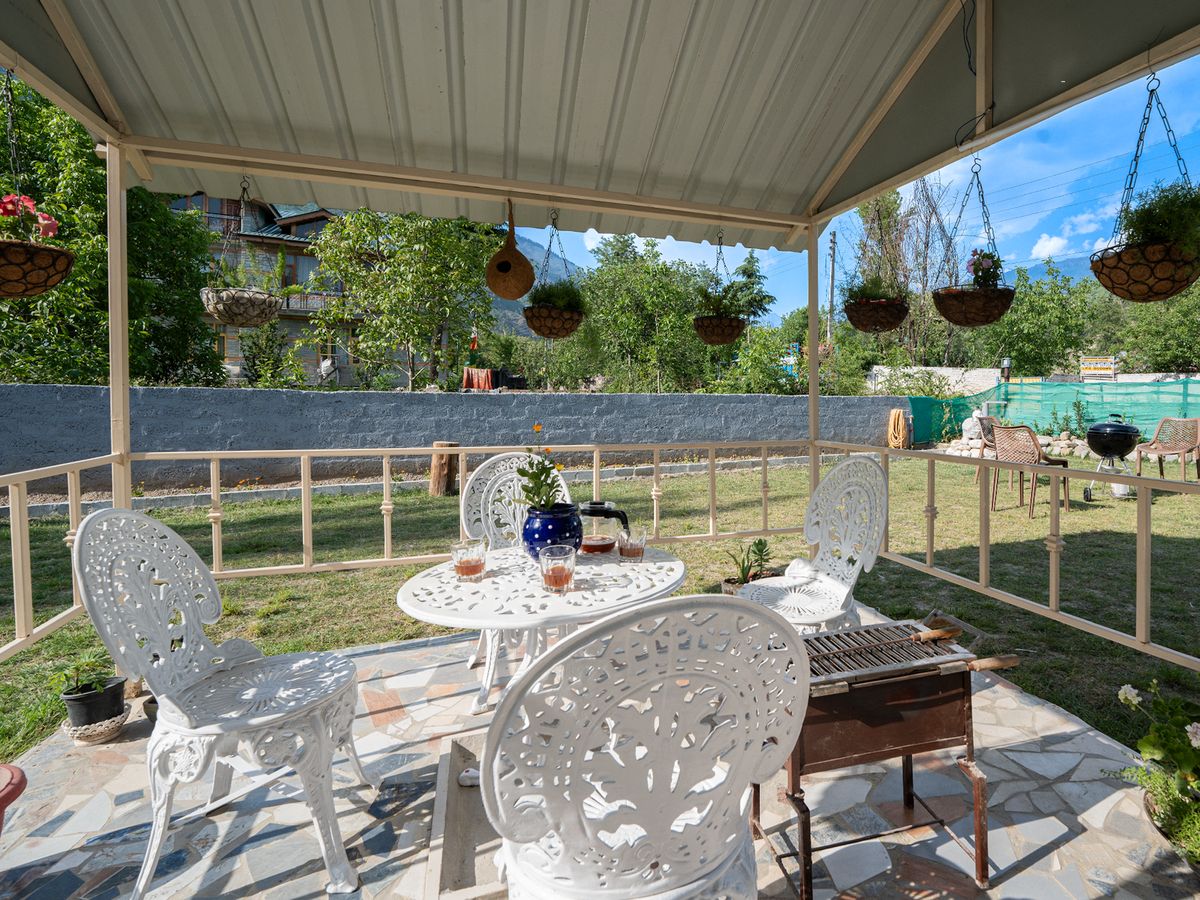 Plush Riverfront Villa Manali