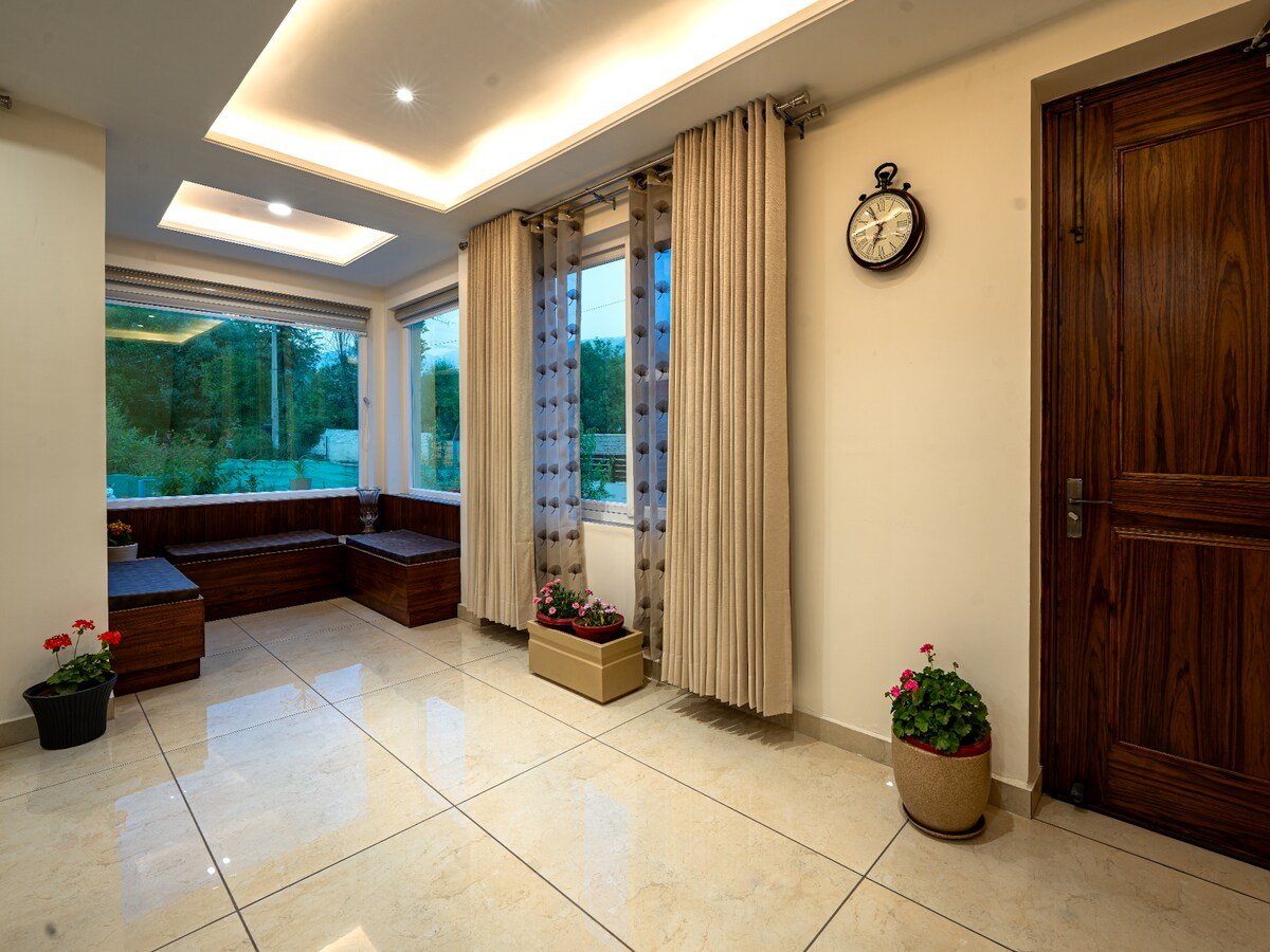 Plush Riverfront Villa Manali