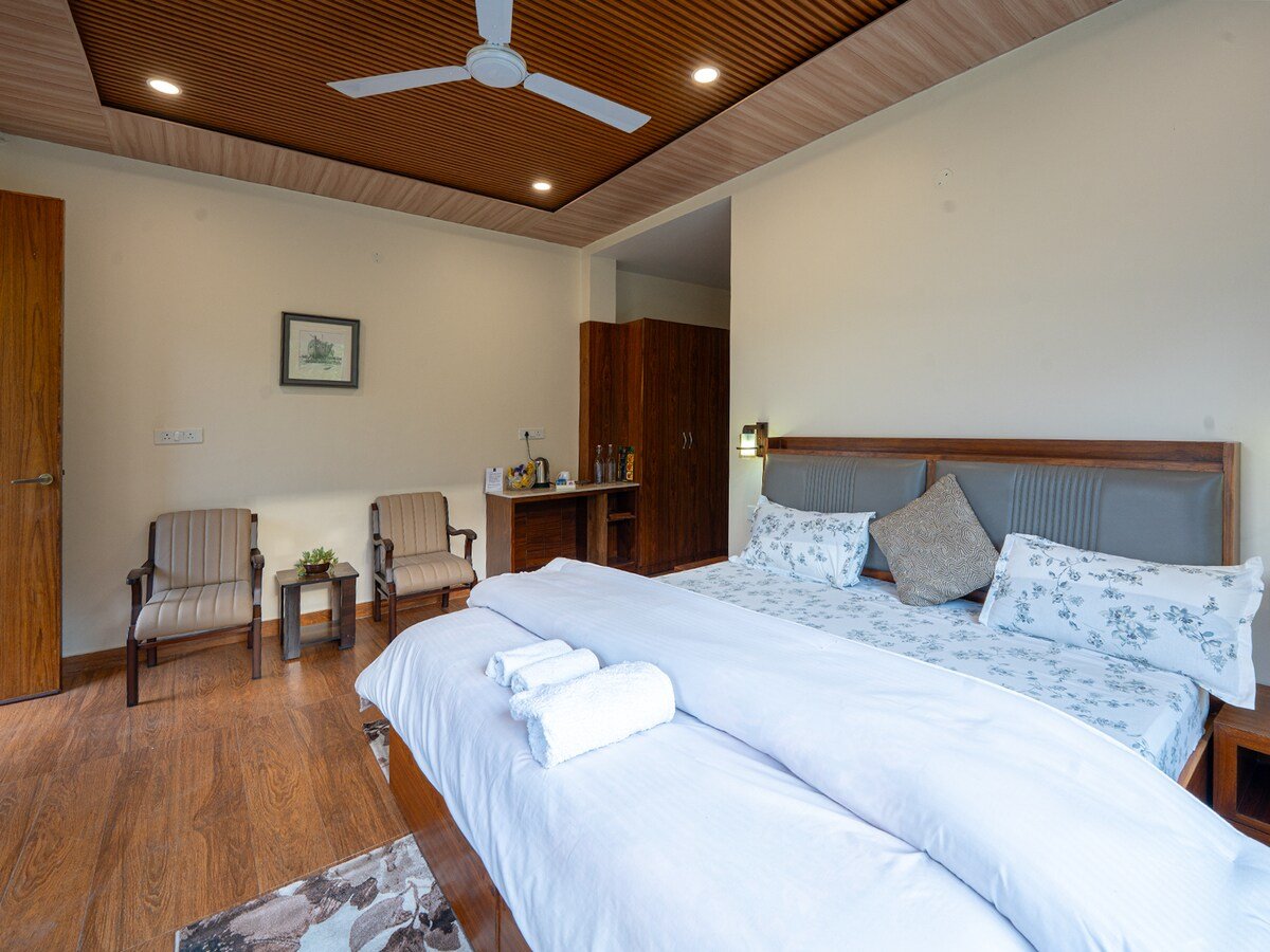 Plush Riverfront Villa Manali