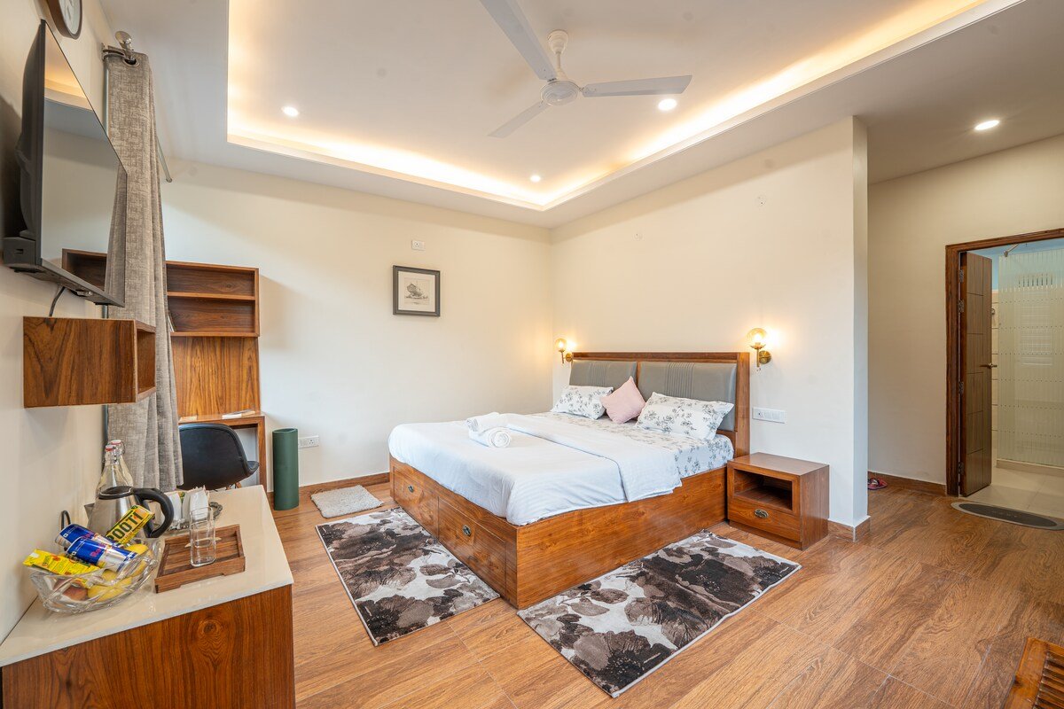 Plush Riverfront Villa Manali