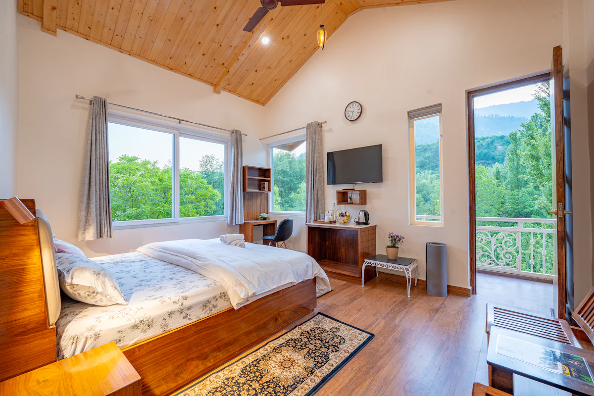 Plush Riverfront Villa Manali