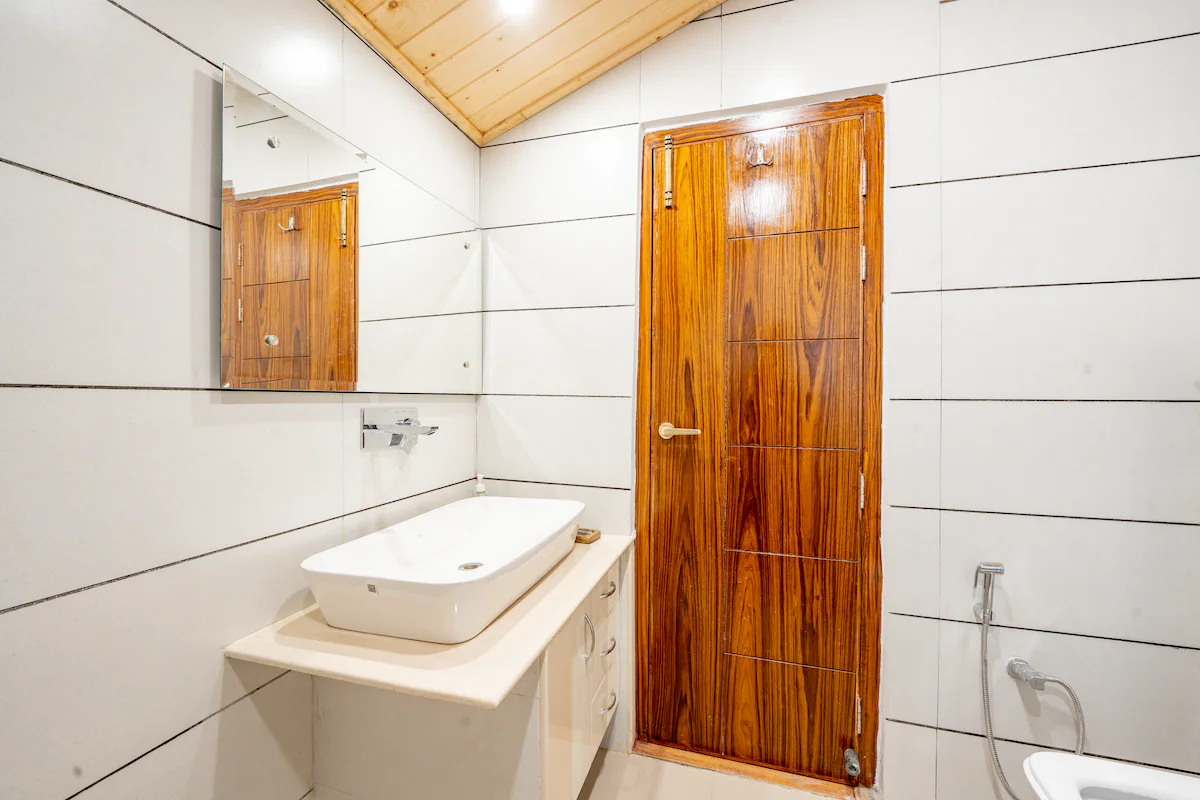 Plush Riverfront Villa Manali