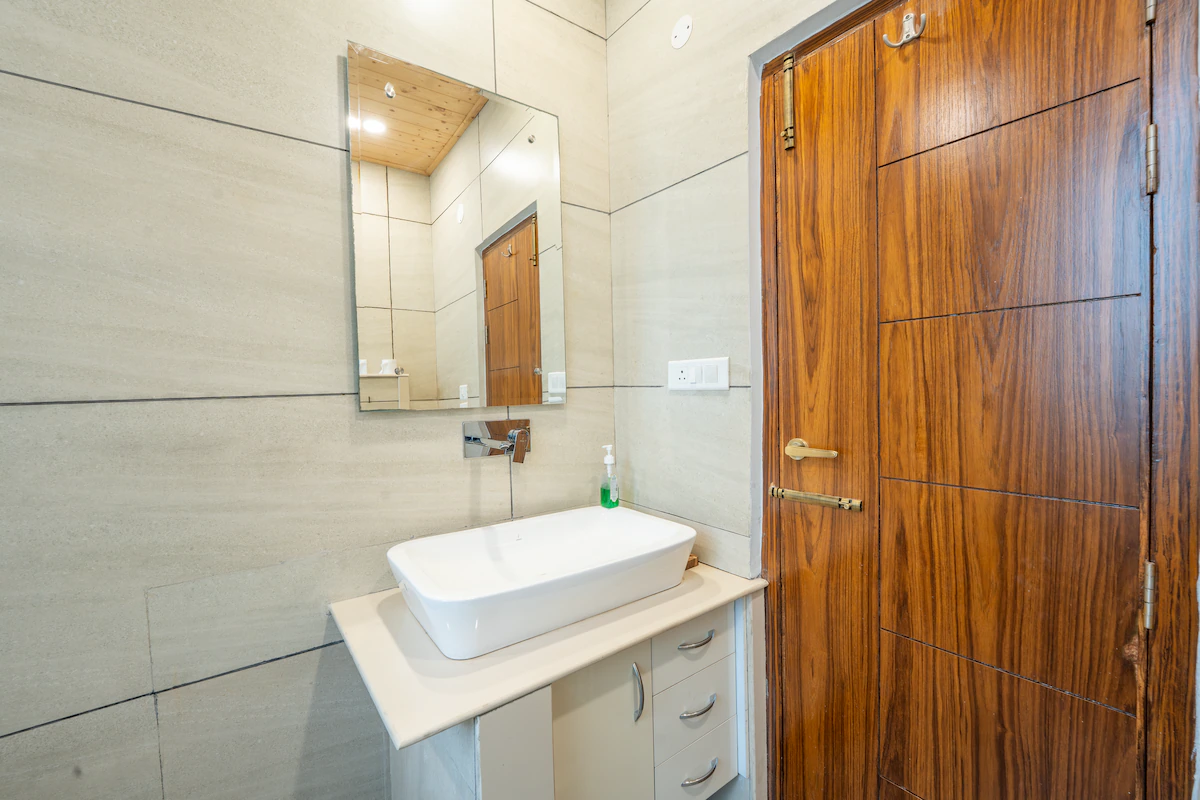 Plush Riverfront Villa Manali