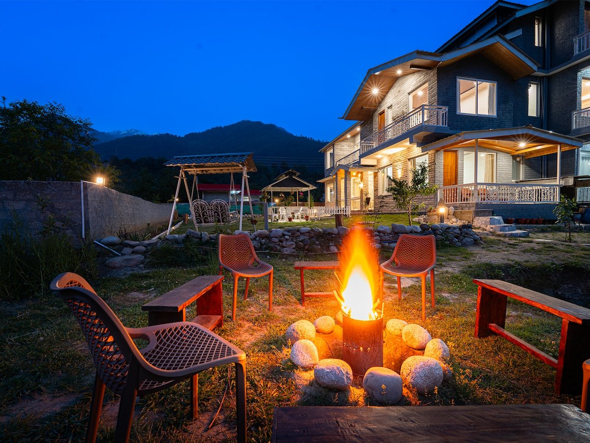 Plush Riverfront Villa Manali