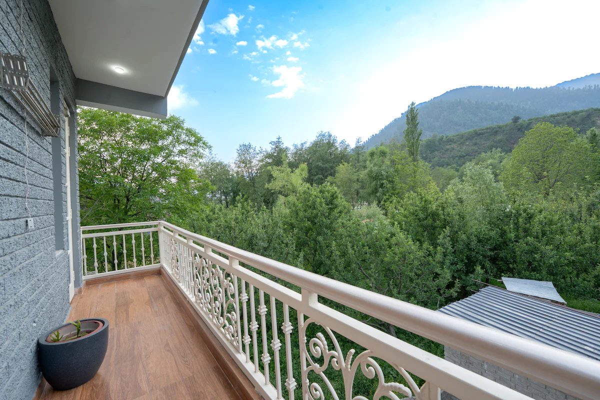 Plush Riverfront Villa Manali