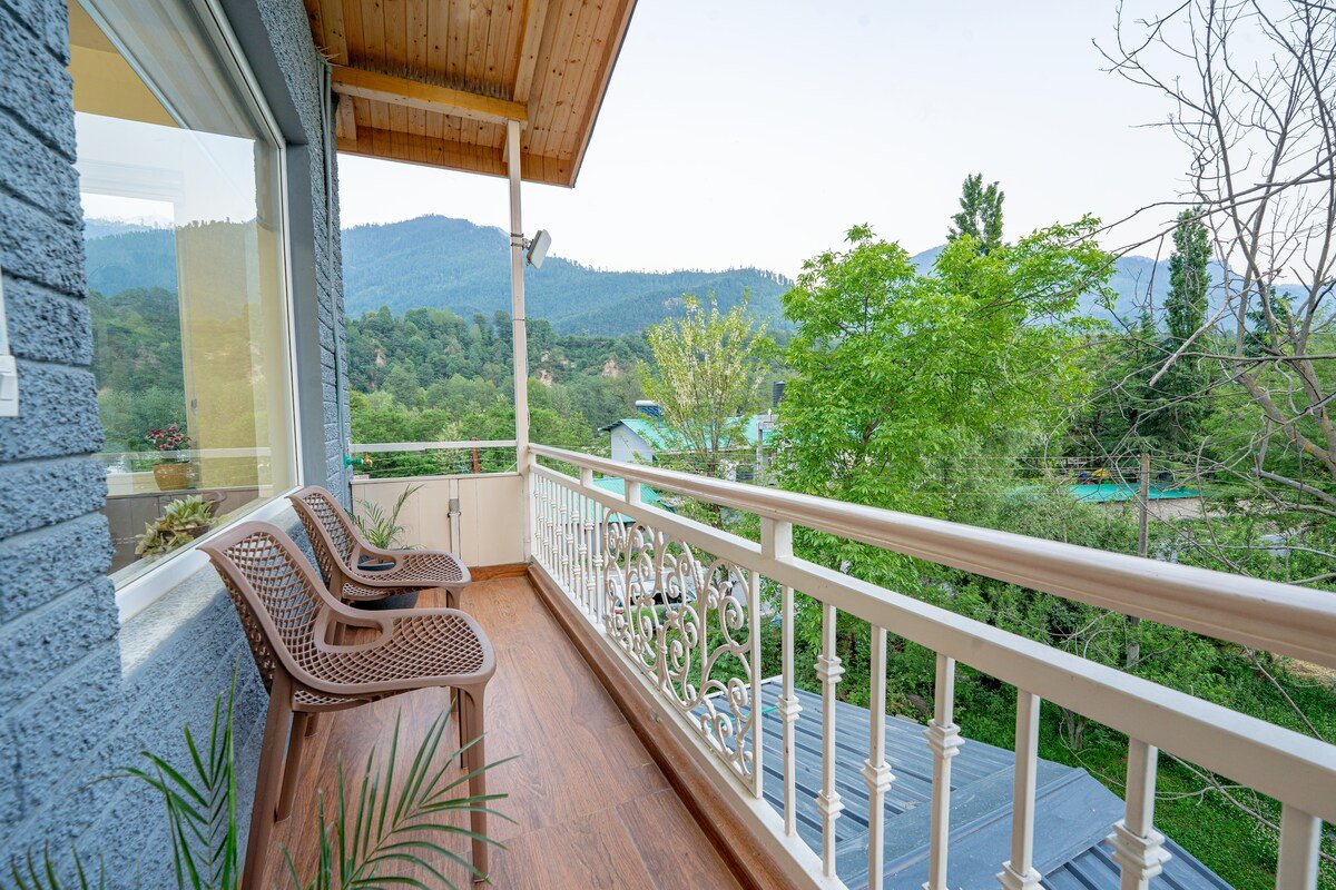Plush Riverfront Villa Manali