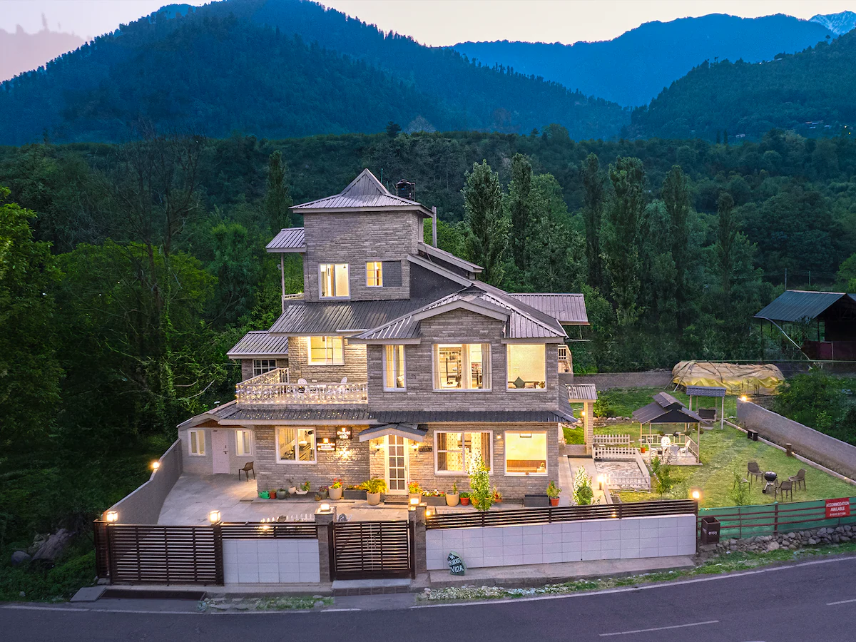 Plush Riverfront Villa Manali