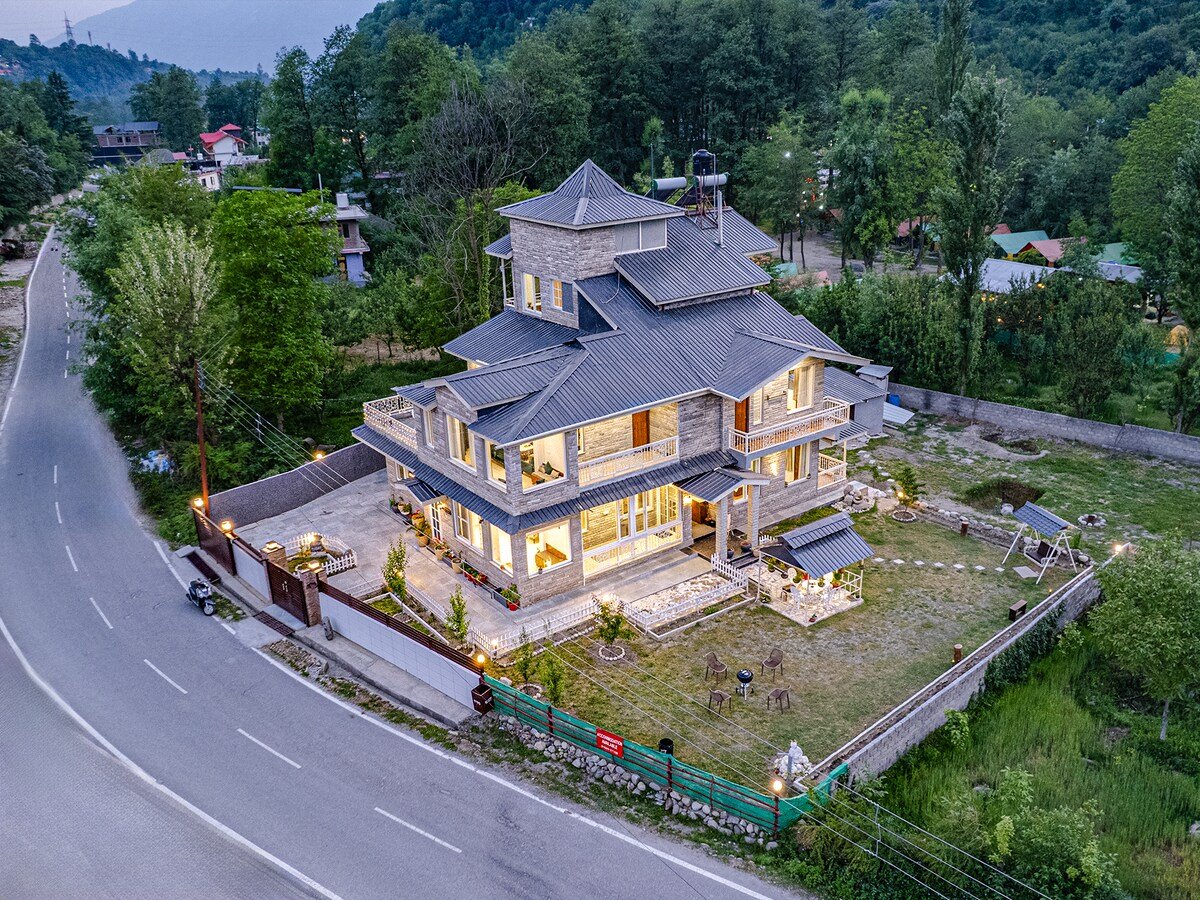 Plush Riverfront Villa Manali