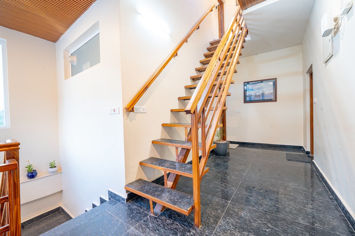 Plush Riverfront Villa Manali