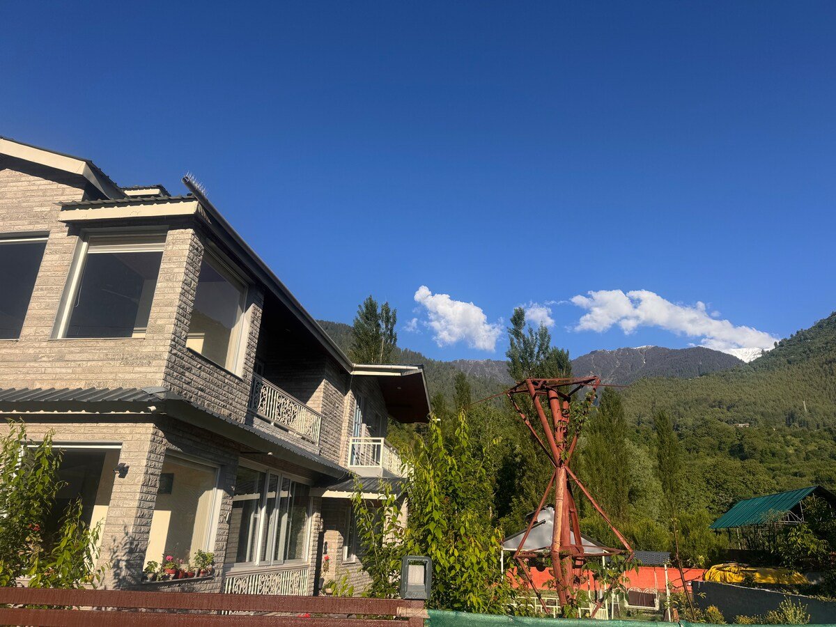 Plush Riverfront Villa Manali