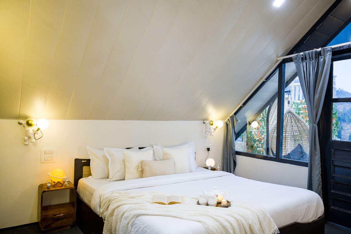 Stargazing Villa with Heated Pools Manali