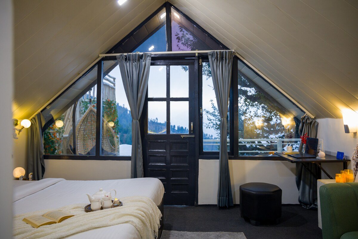 Stargazing Villa with Heated Pools Manali