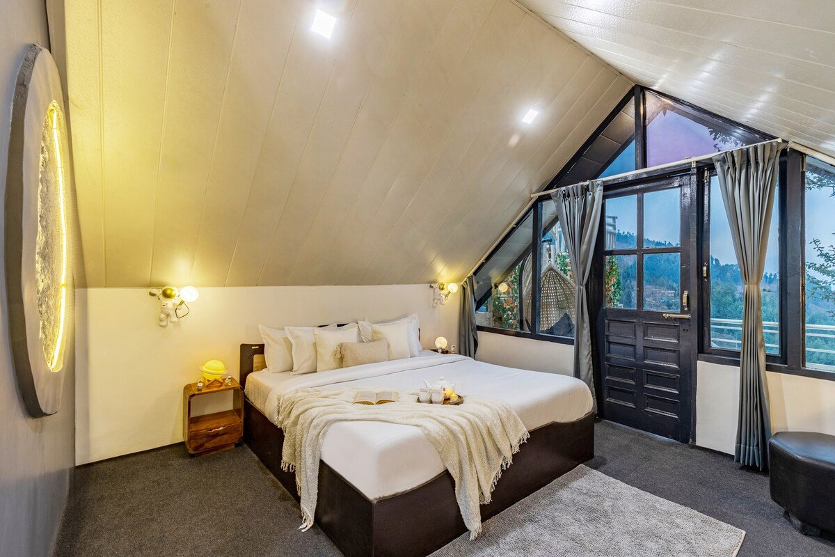 Stargazing Villa with Heated Pools Manali