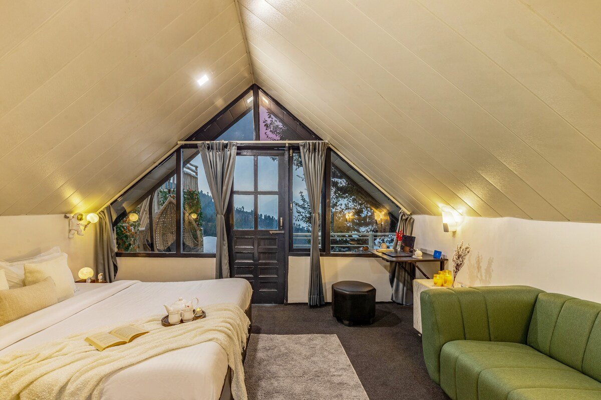 Stargazing Villa with Heated Pools Manali