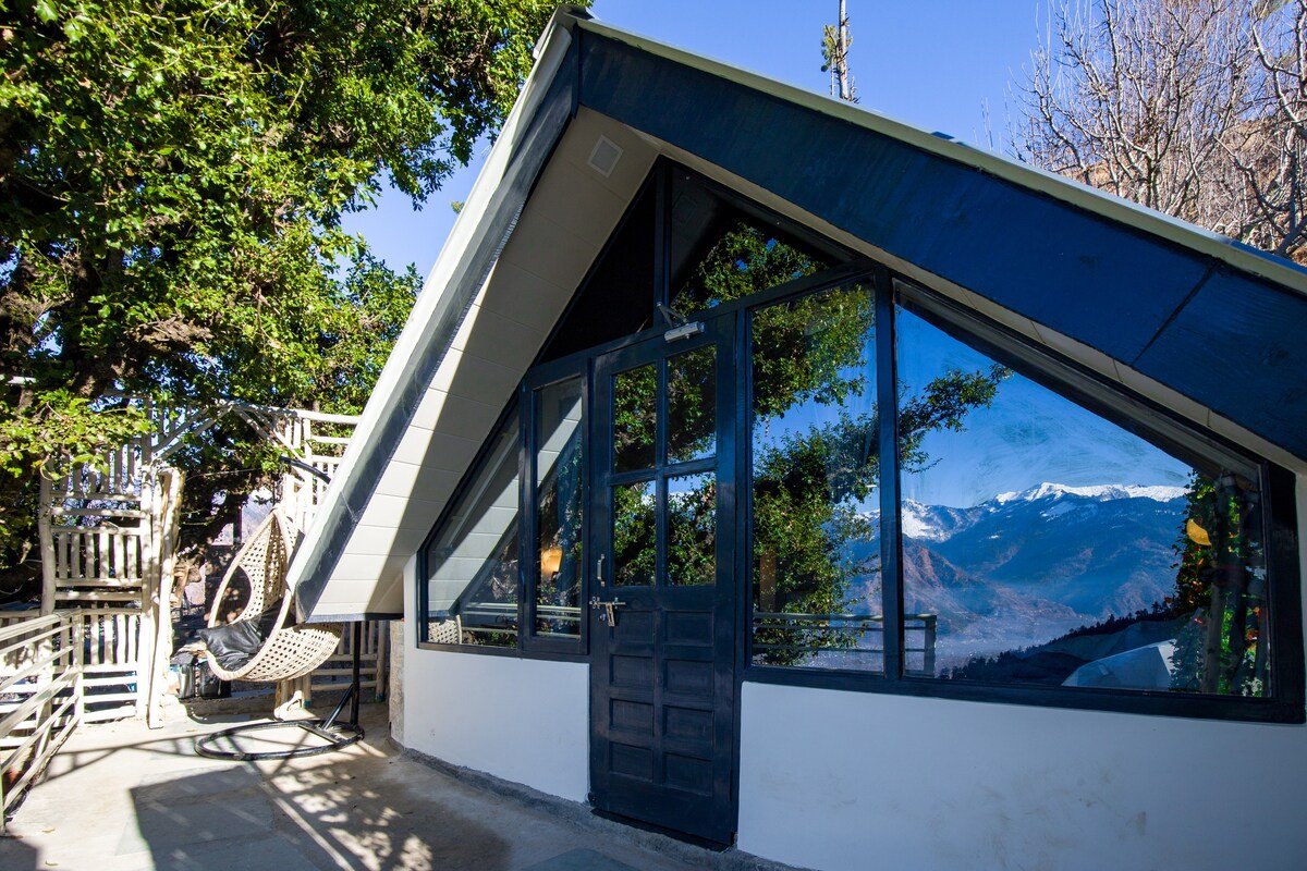 Stargazing Villa with Heated Pools Manali
