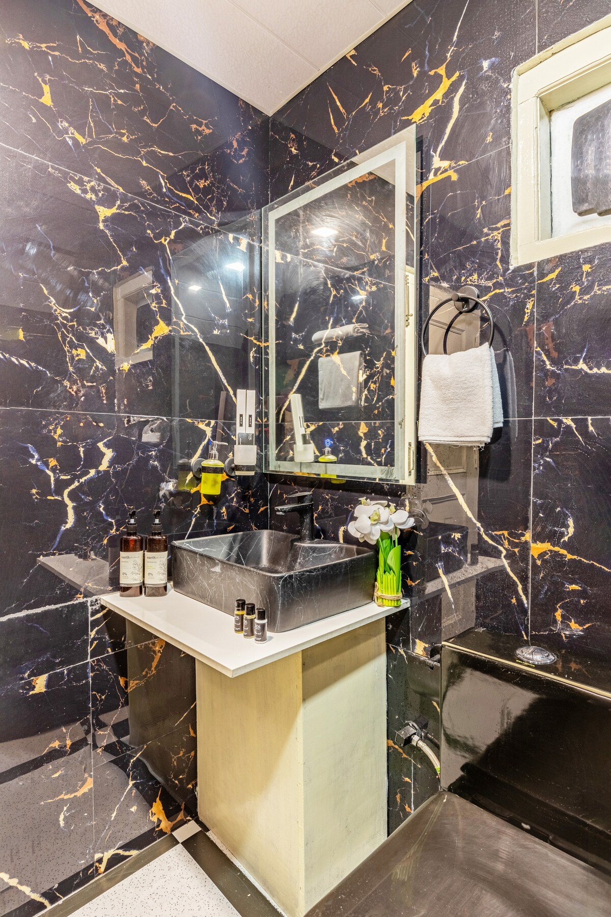 Stargazing Villa with Heated Pools Manali