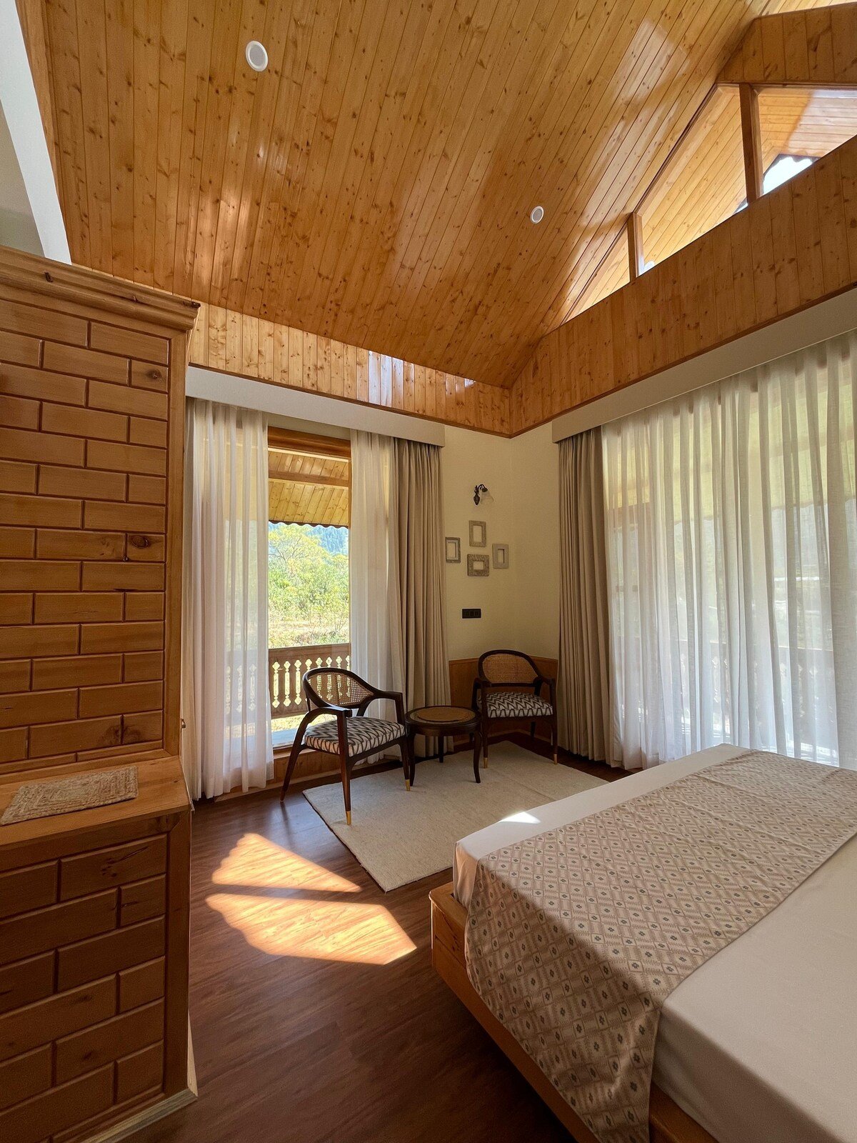 The Obur Villa Manali