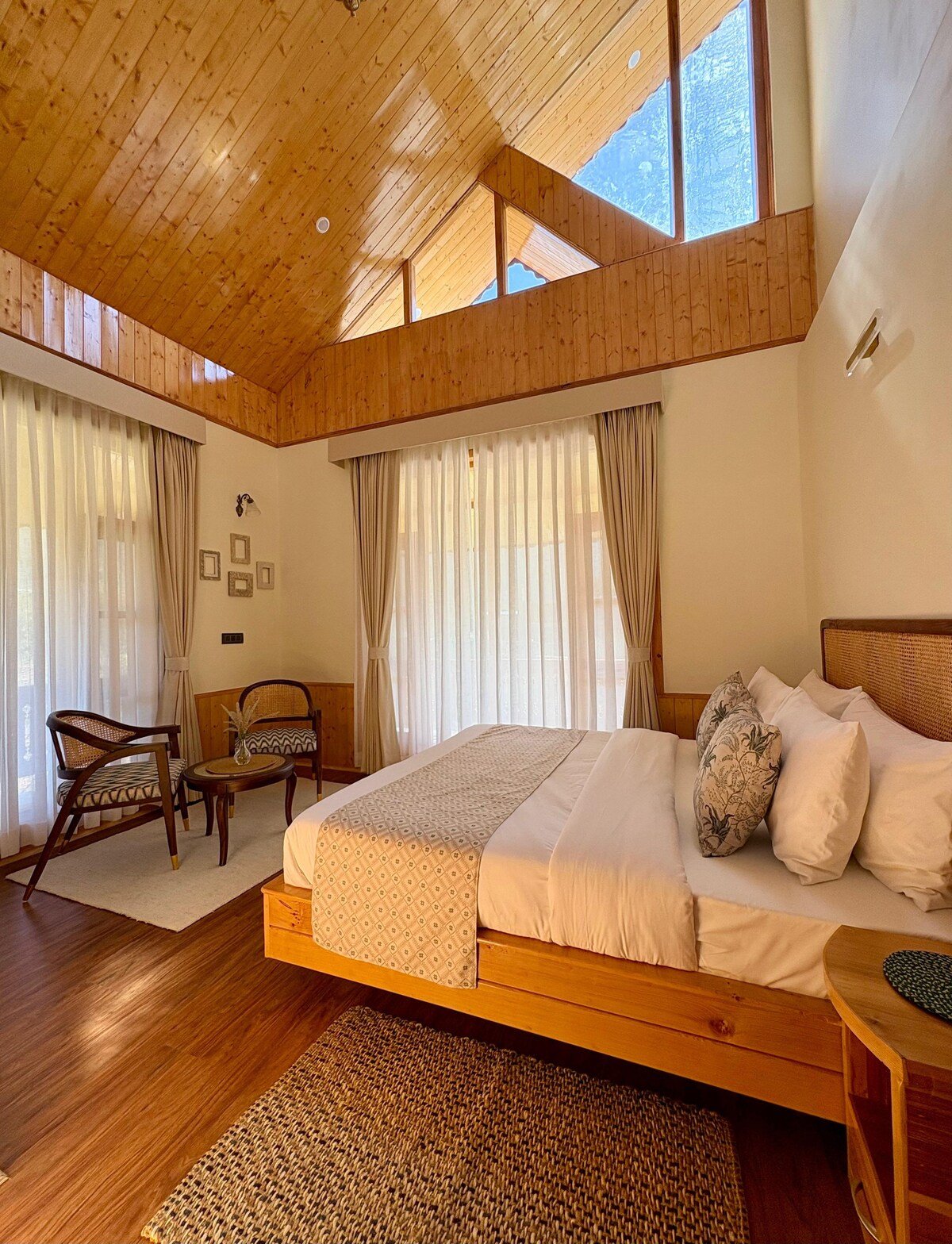 The Obur Villa Manali
