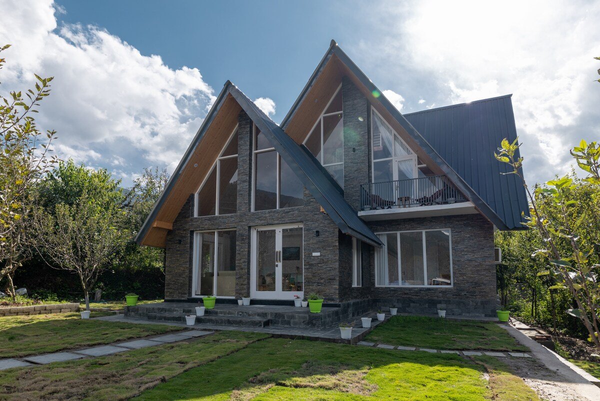 Whistling Thrush Villa Manali