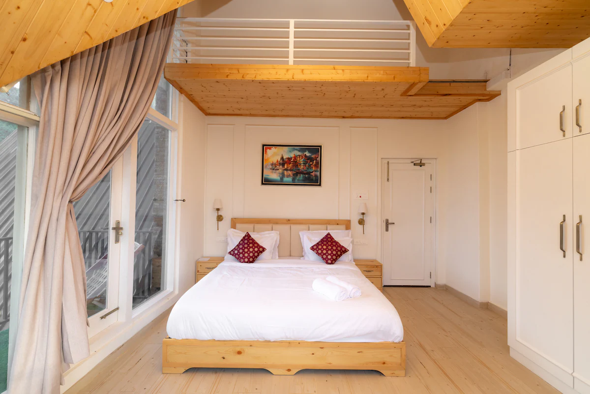 Whistling Thrush Villa Manali