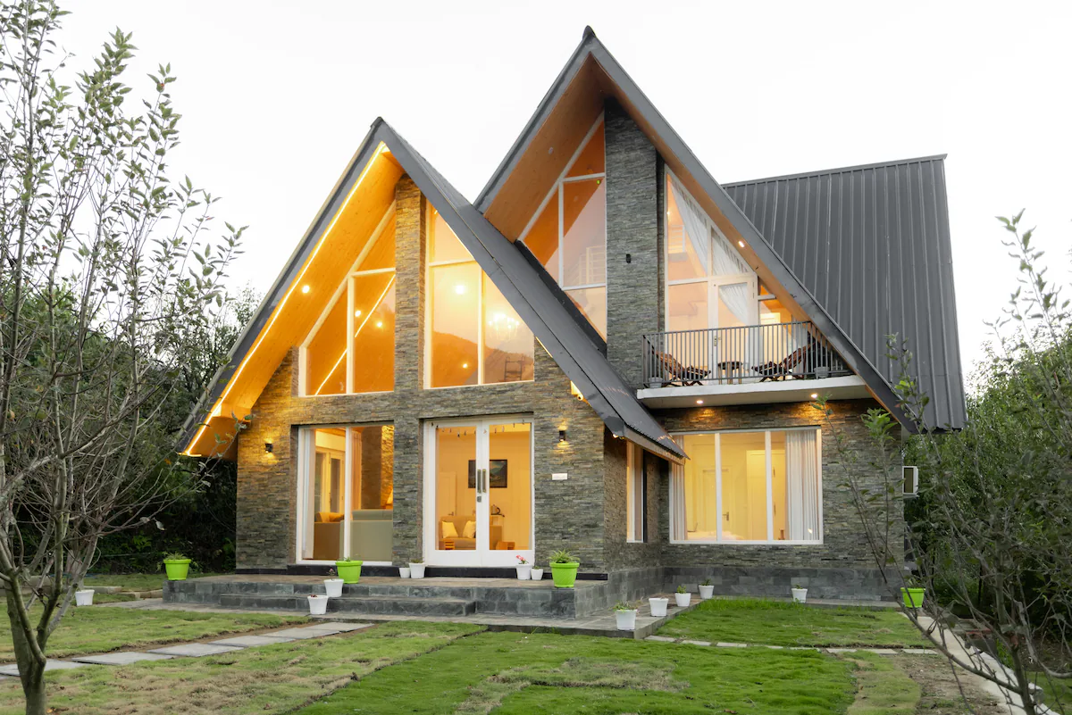 Whistling Thrush Villa Manali