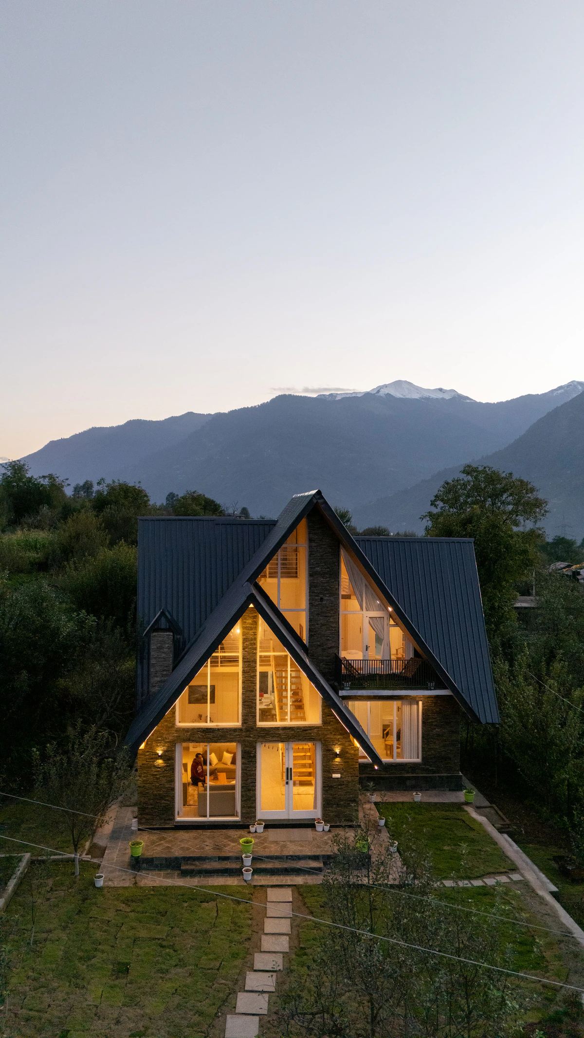 Whistling Thrush Villa Manali