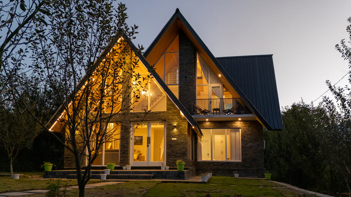 Whistling Thrush Villa Manali