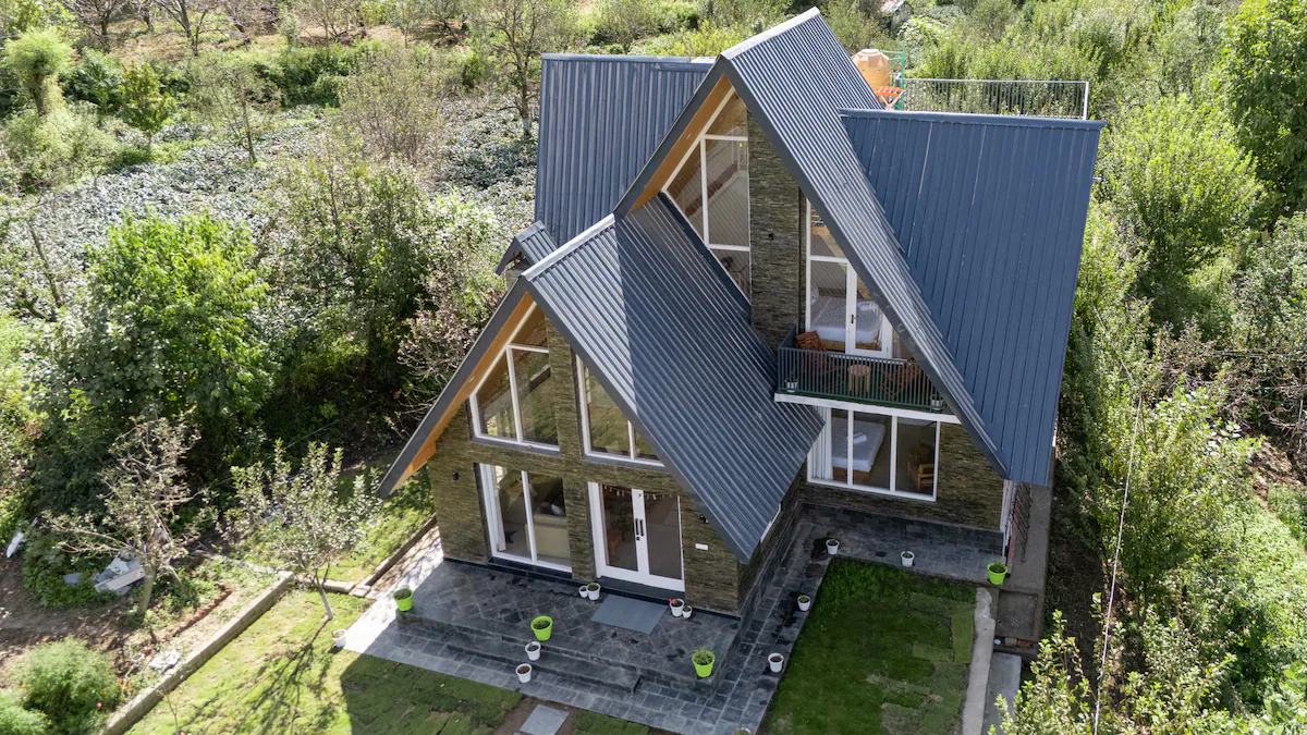 Whistling Thrush Villa Manali
