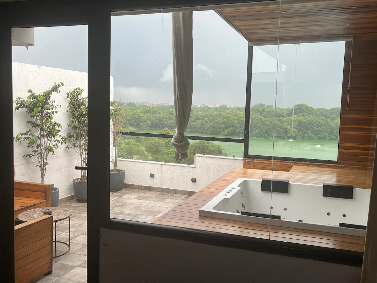 Penthouse : Vaara Delhi