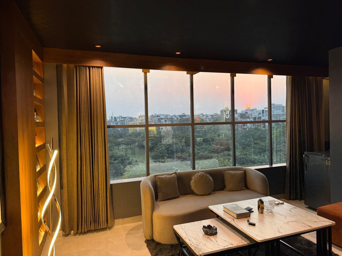 The Scarlet Delhi