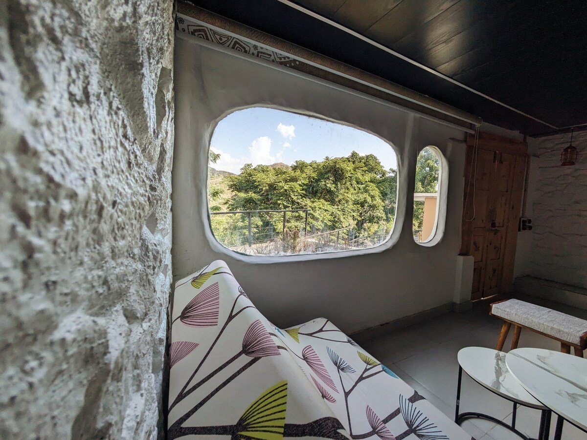 Cliff Cob House Mount Abu