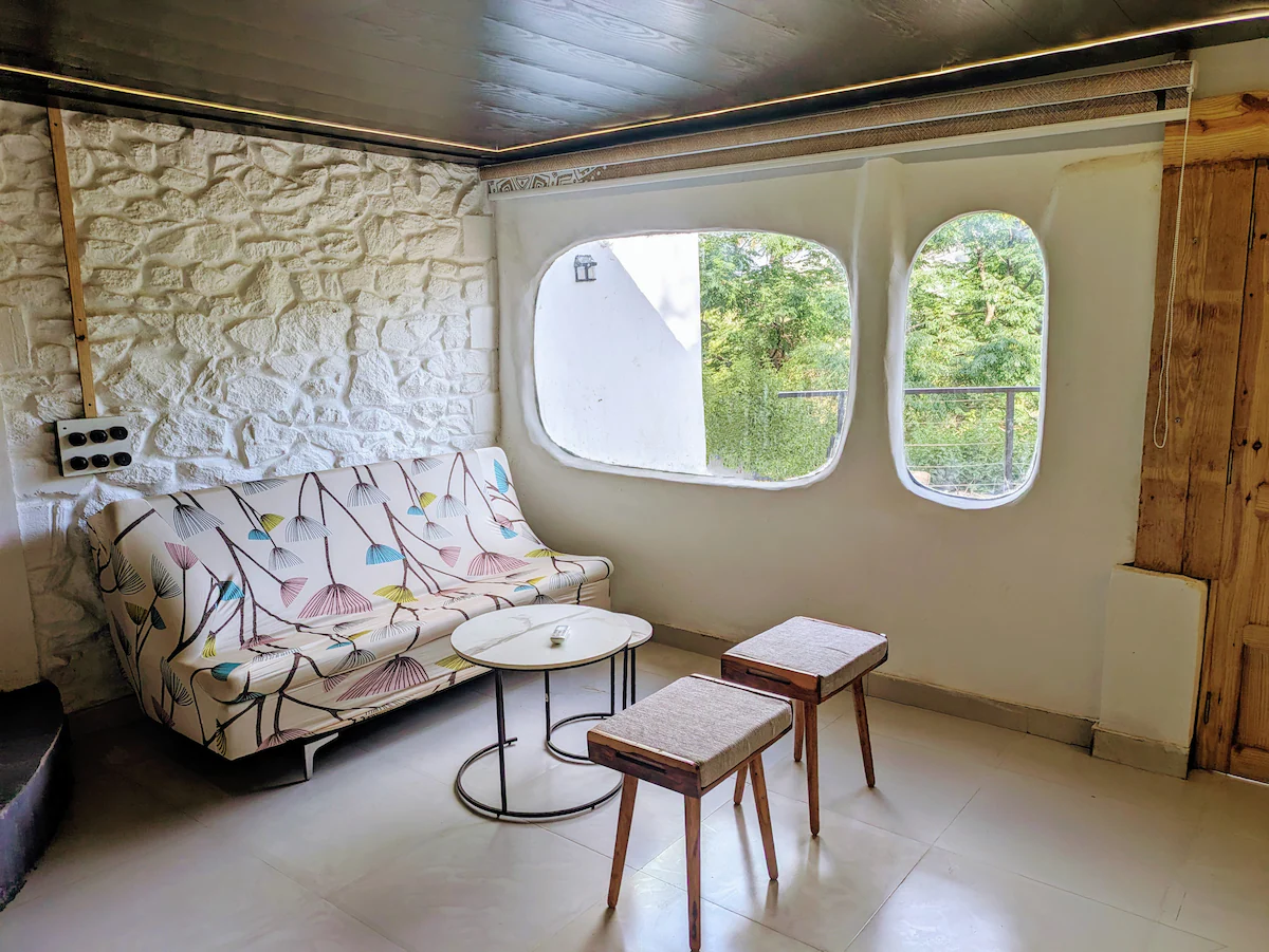 Cliff Cob House Mount Abu