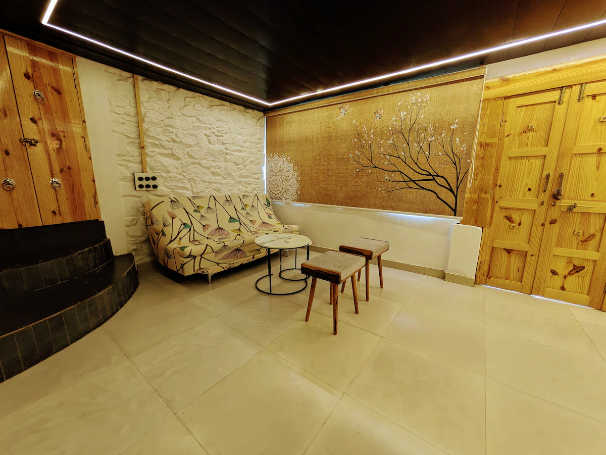 Cliff Cob House Mount Abu