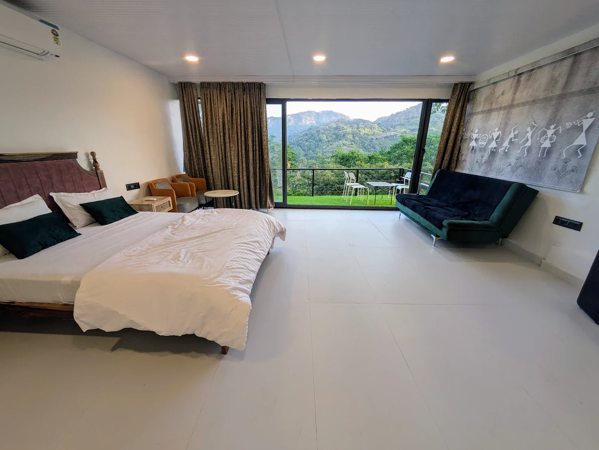 Cliff Cob House Mount Abu