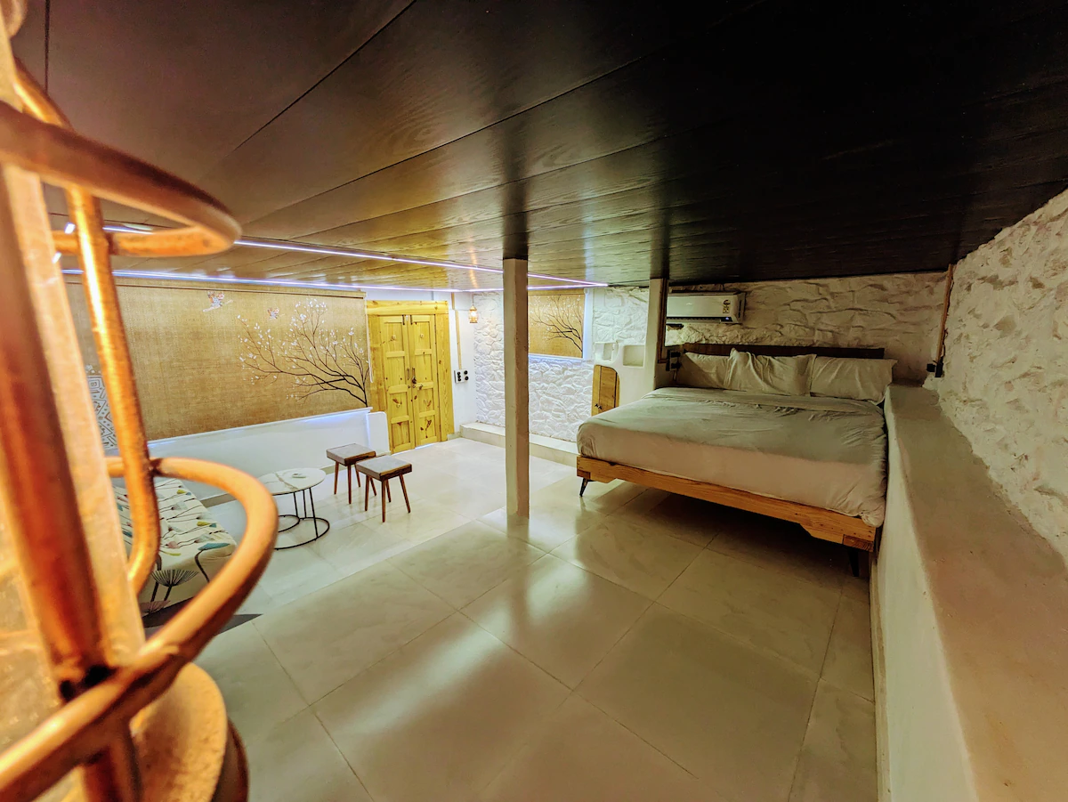 Cliff Cob House Mount Abu