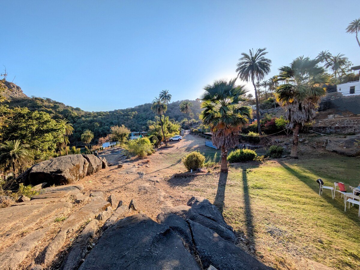 Cliff Cob House Mount Abu