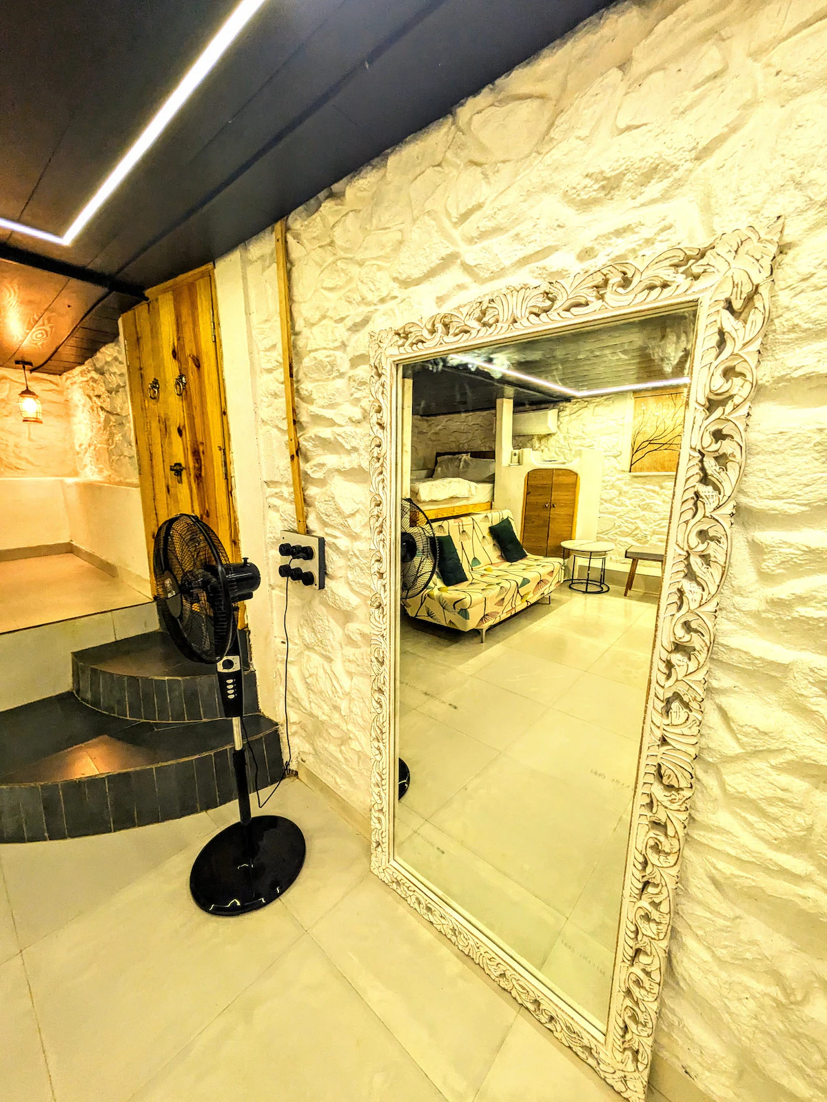 Cliff Cob House Mount Abu