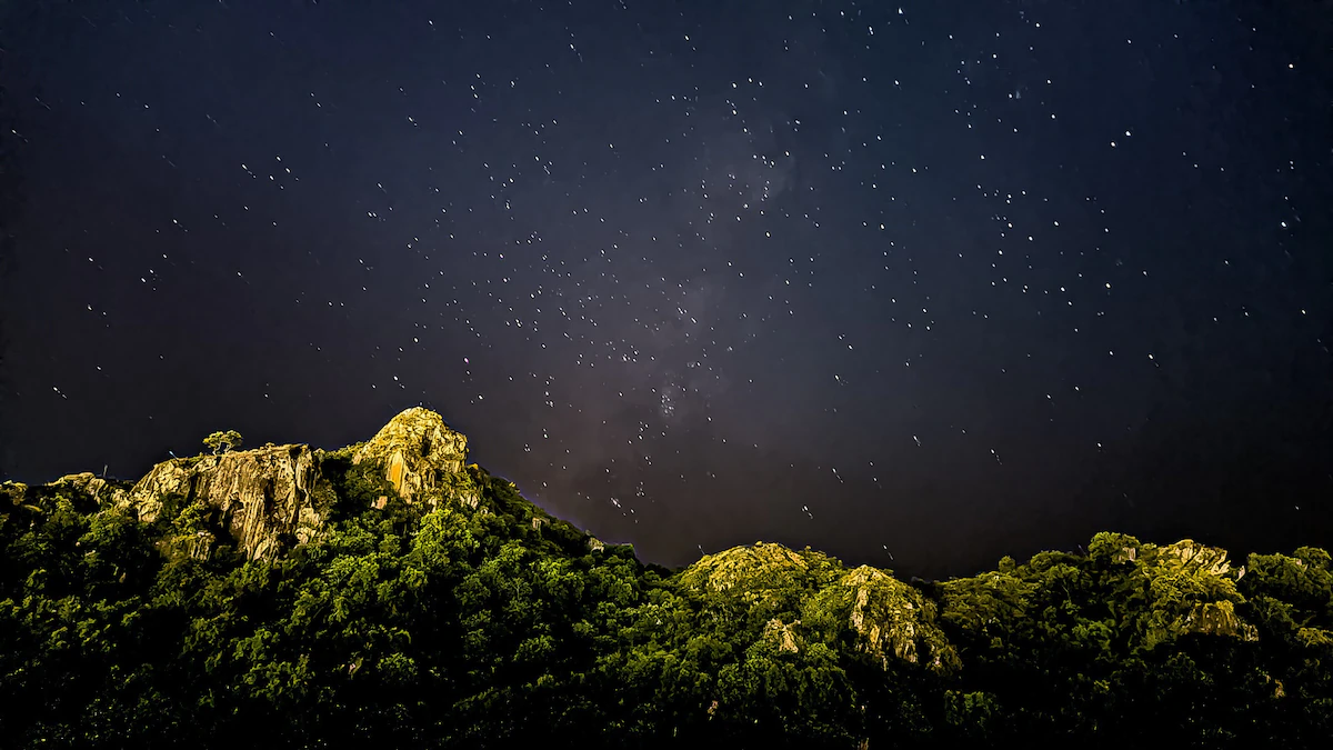 Cliff Cob House Mount Abu