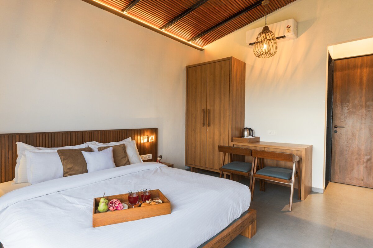 Villa White Aura Igatpuri
