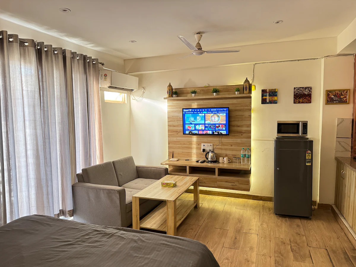 (500) Luxury Studio Golf Course Gurgaon