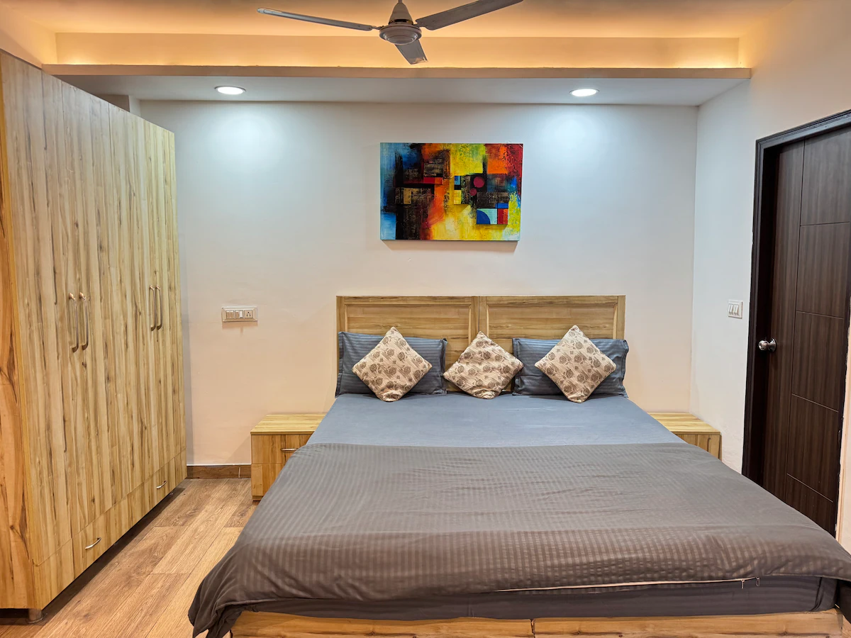 (500) Luxury Studio Golf Course Gurgaon